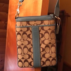 COACH side pocketbook